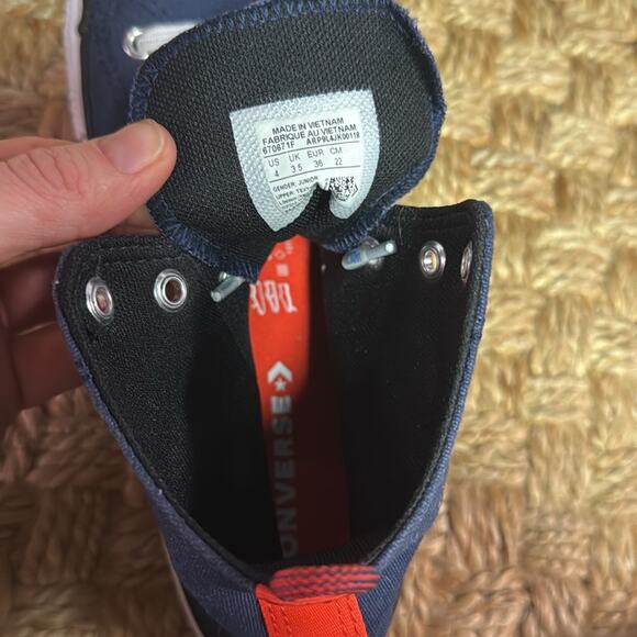 Chuck Taylor All Star Canvas UNISEX HIGH TOP SHOE, NEW, size 4 - Picture 5 of 6